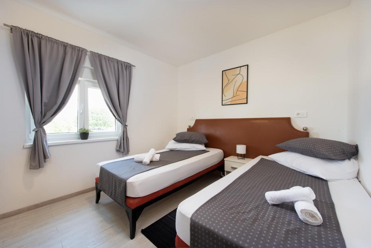 Hotel Potpican Экстерьер фото